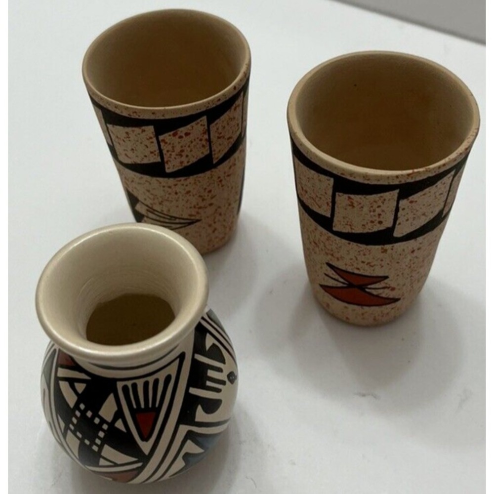 1 Mata Ortiz Pottery RRR Reydesel Reyes Roque Mini Vase 2 Shot Glasses‎ Mexican